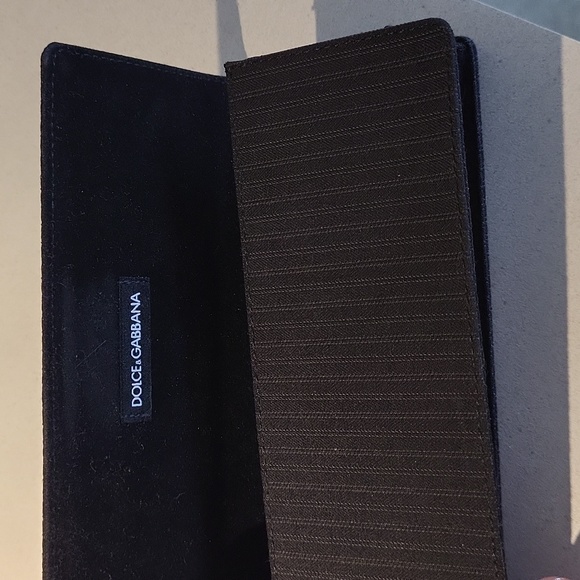 DOLCE & CABBANA CASE - Picture 3 of 4